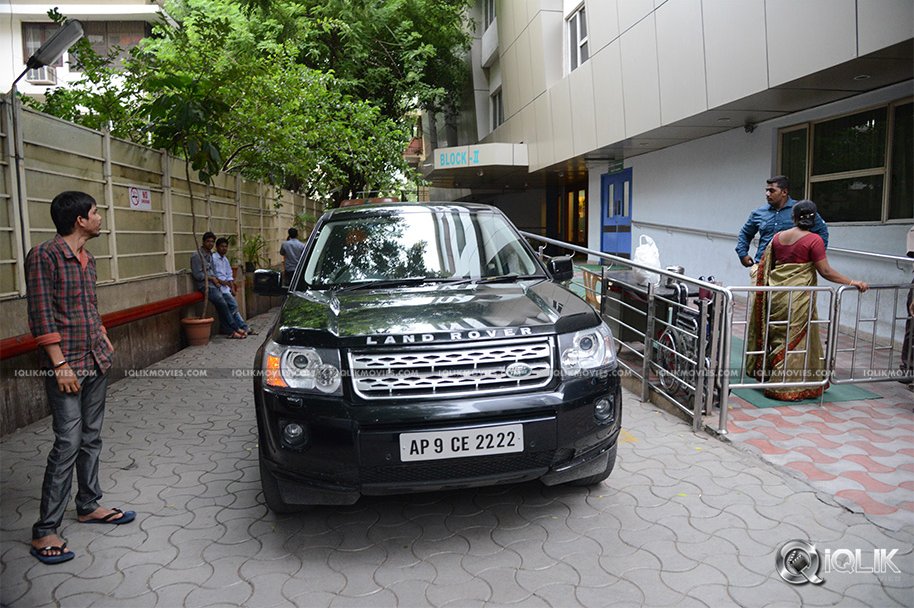 Jr-NTR-at-Rainbow-Childrens-Hospital